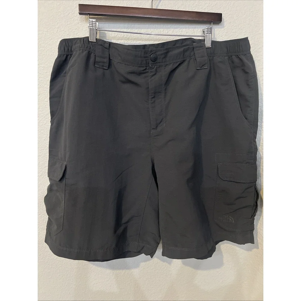 North Face Paramount Peak CHARCOAL Cargo Shorts Partial Elastic Waist Nylon XXL